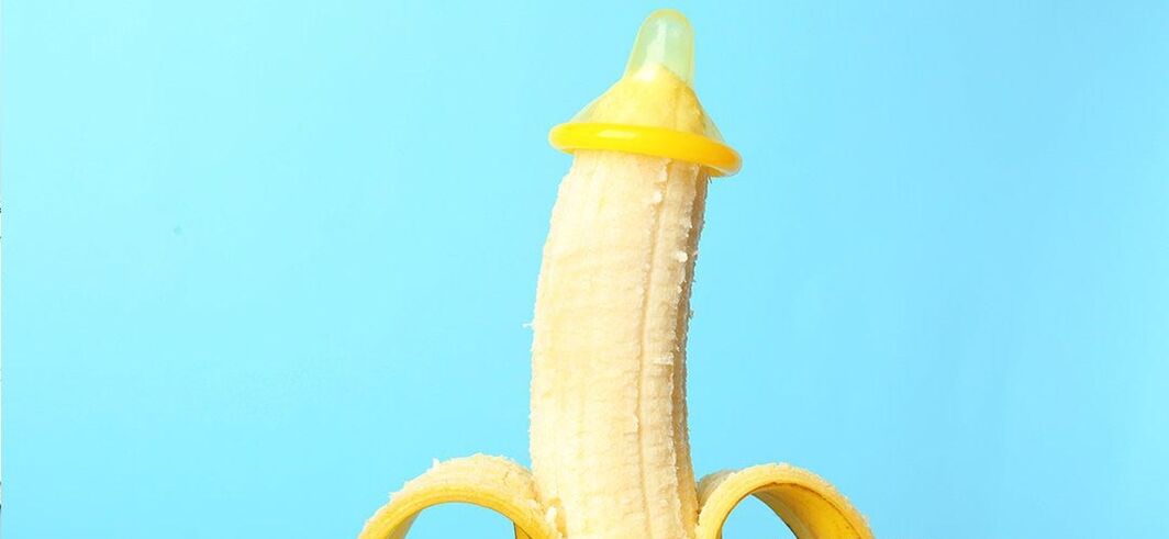 Бананы в презервативах имитируют увеличение полового члена без операции
